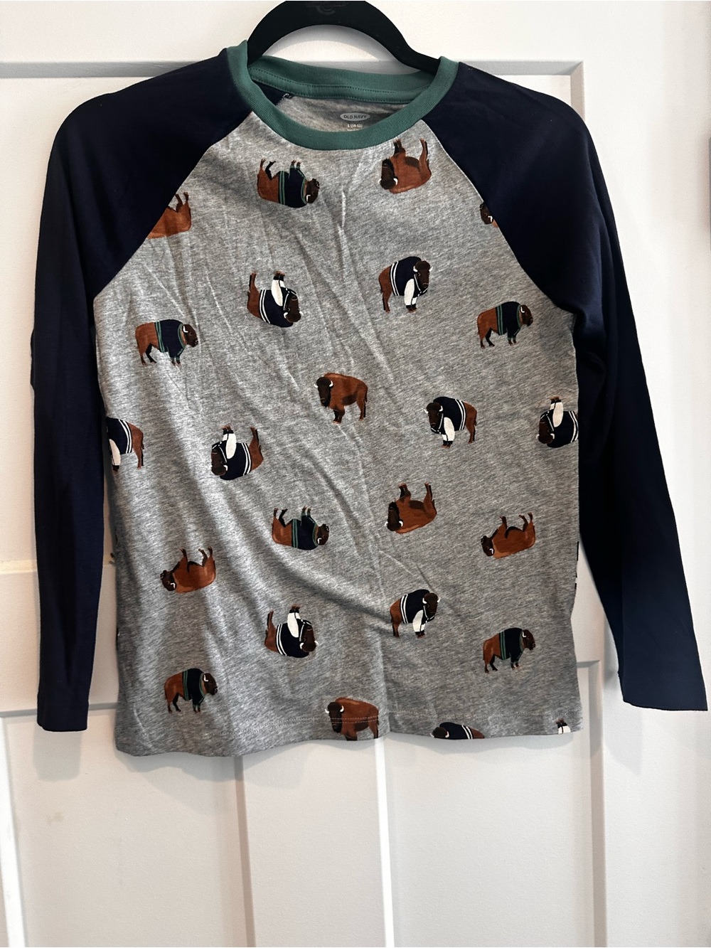 Boys Navy & Gray Buffalo Print Raglan Long-Sleeve Shirt, size 10/12 NWT